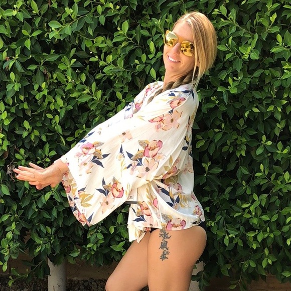 🌴🌼RIP CURL- WILD FLOWER COVER UP🌼🌴 - Picture 8 of 11